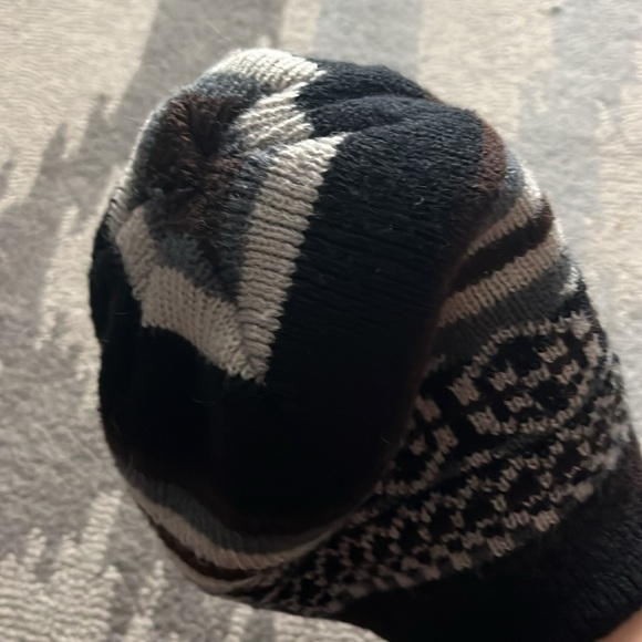 Gray and black multi designed beanie one size - Picture 3 of 5